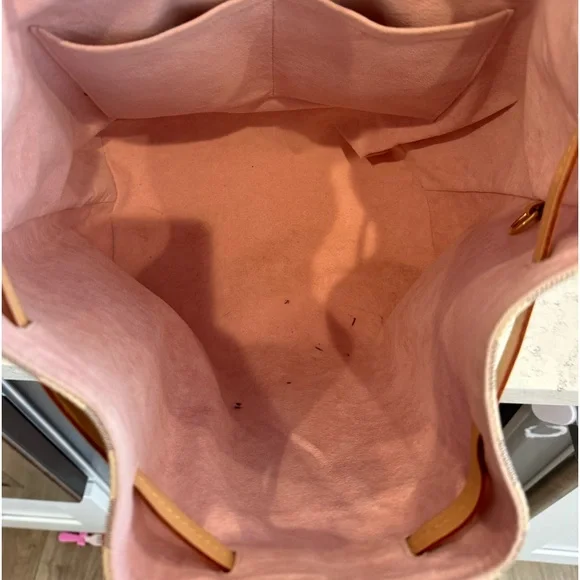 Louis Vuitton backpack, white with pink inside - Picture 3 of 5